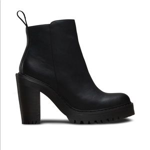 Dr Martens Magdalena ankle booties- EUC